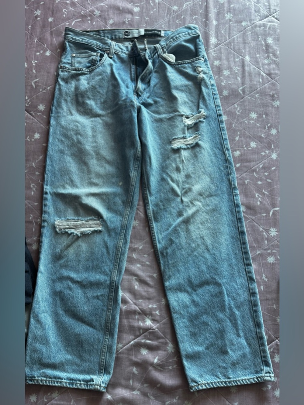 Levi’s SilverTab ‘94 Baggy Light  Blue Distressed Women’s jeans